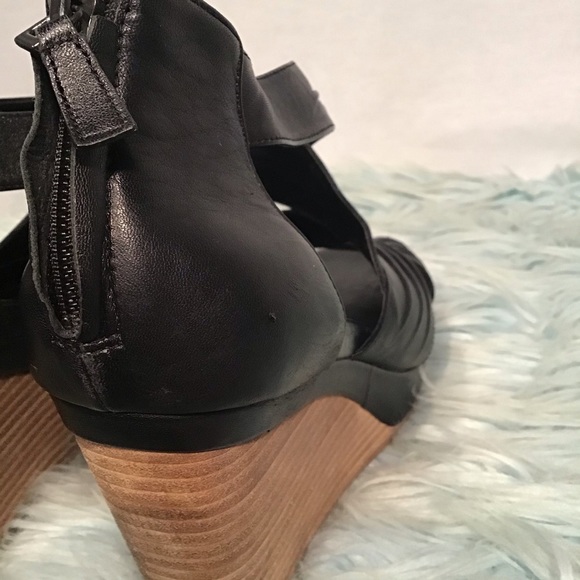 Cole Haan Black Leather Wedges size 9 1/2 - Picture 5 of 8